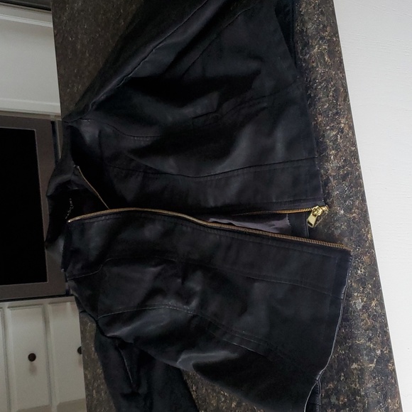 Leather jacket - Picture 3 of 3